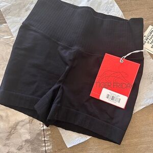 NWT Tiger Friday Black Shortie Shock Size Youth (fits size Child Large- AXXS)
